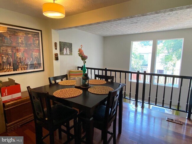 Foto del edificio - 8422 Red Eagle Ct