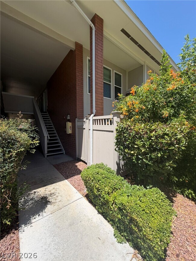 Building Photo - 650 Oakmont Ave