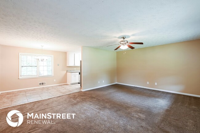 Foto del edificio - 3338 Mansfield Ln