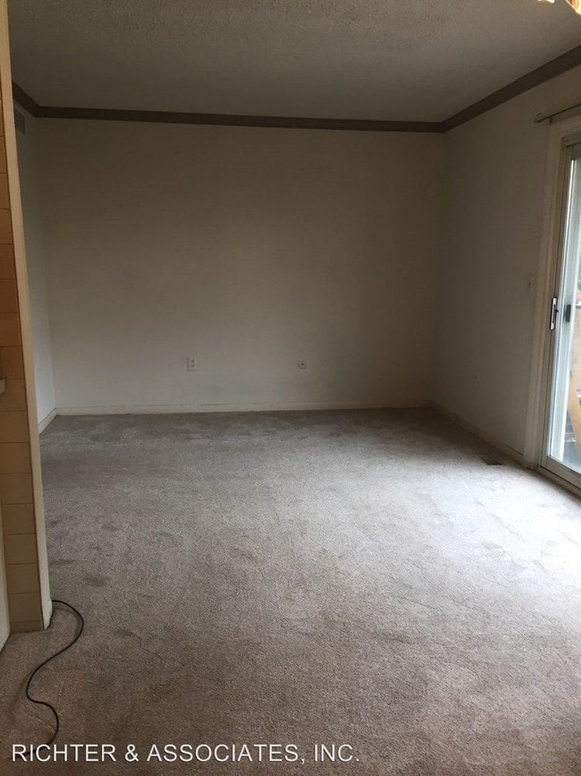 Building Photo - 3 br, 2.5 bath Apartment - 24407 BASHIAN DR.