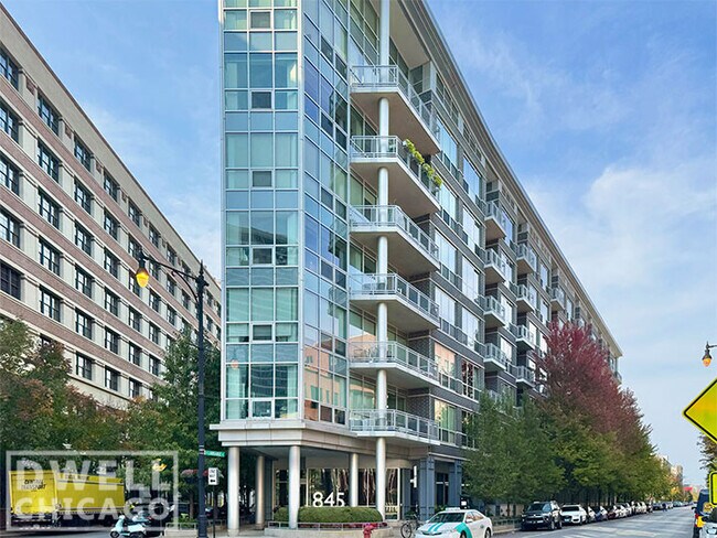 Building Photo - 845 N Kingsbury St