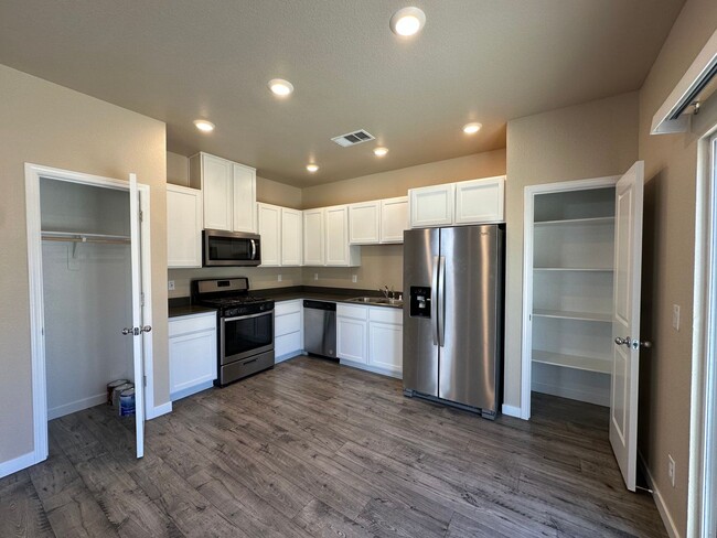 Foto del edificio - Adorable Lemmon Valley Townhome!
