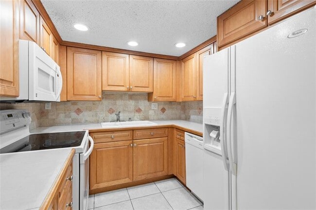 Building Photo - 11101 Royal Palm Blvd