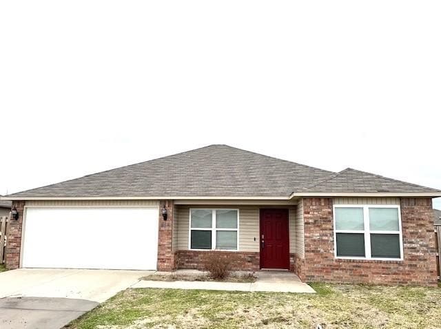 Foto principal - 864 NW Evans Cir