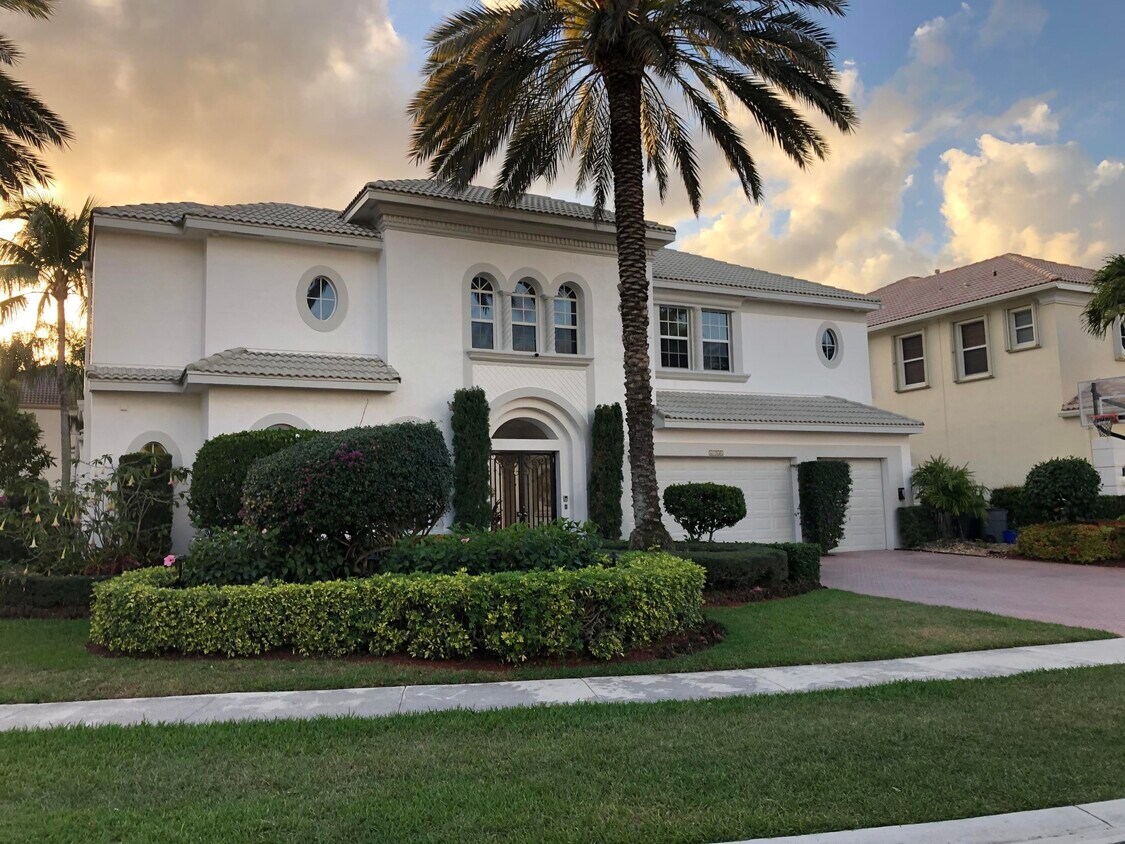 Primary Photo - 6766 Royal Orchid Cir