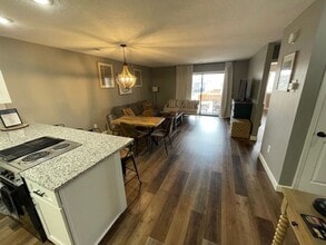 Building Photo - 193 Avondale Dr