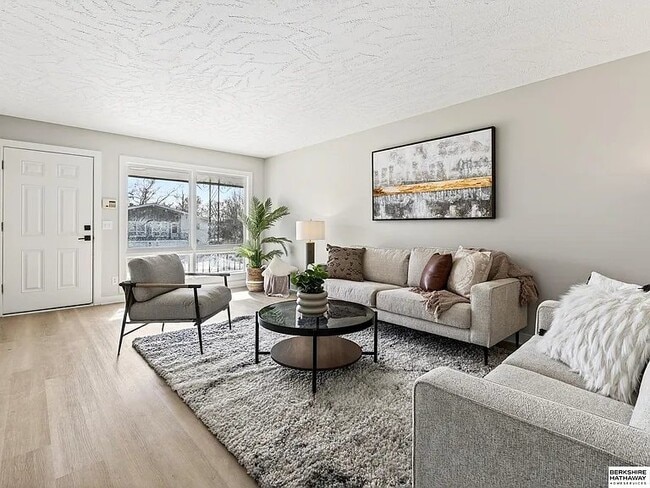 Building Photo - 5610 Seward St