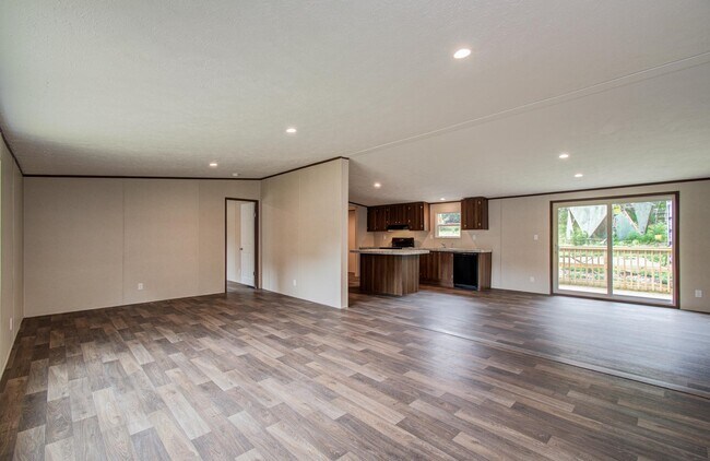 Foto del edificio - 14368 Forest Cir
