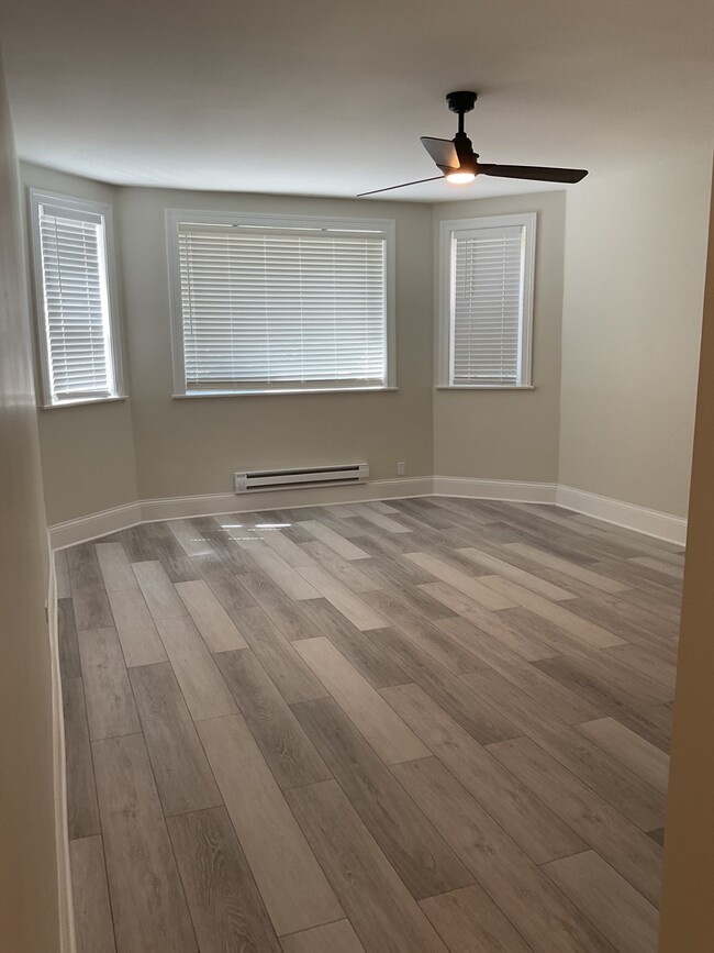 Living Room - Blinds Closed - 2858 W Shakespeare Ave