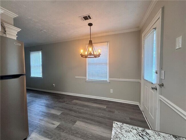 Foto del edificio - 452 Lexington Dr