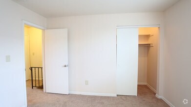 Second Bedroom - Williamsburg Square