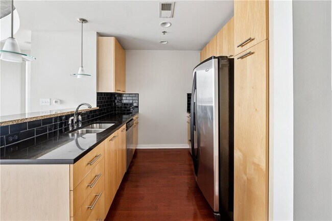 Foto del edificio - 3324 Peachtree Rd NE