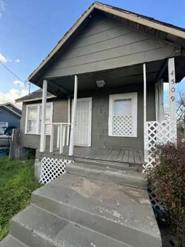 Building Photo - 4509 Pardee St