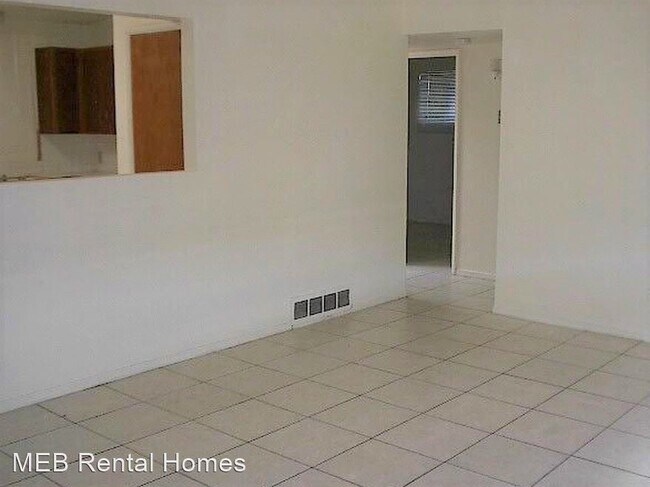 Building Photo - 5 br, 3 bath House - 819 E Alturas Street