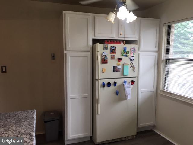 Foto del edificio - 302 Silver Ct