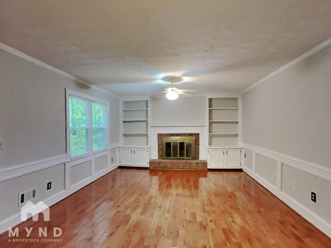 Building Photo - 2211 Tarence Ln SW