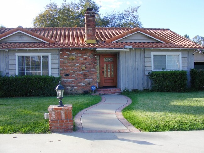 Building Photo - 13218 McKinley Ave