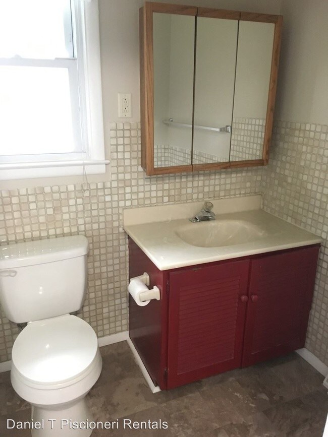 Foto del edificio - 3 br, 1 bath House - 4920 SHASTA WAY