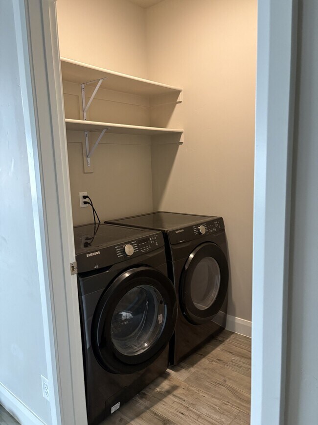 Foto del edificio - 3519 175 N St