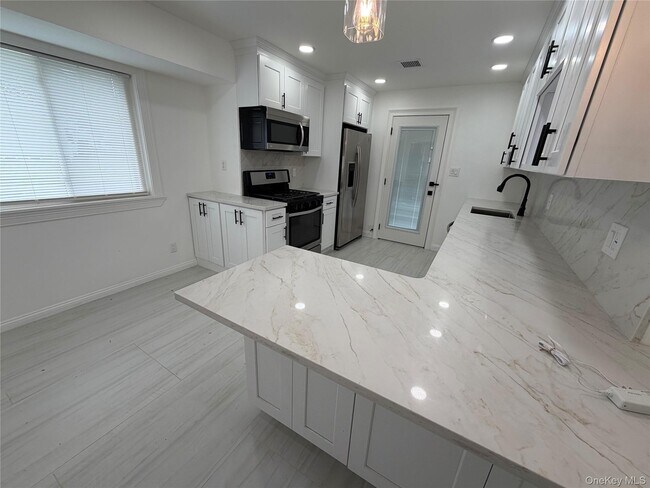 Foto del edificio - 58 Amherst Ln