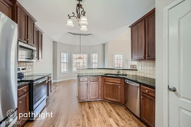 Foto del edificio - 4 br, 3 bath House - 7175 Fletcher Drive UNIT