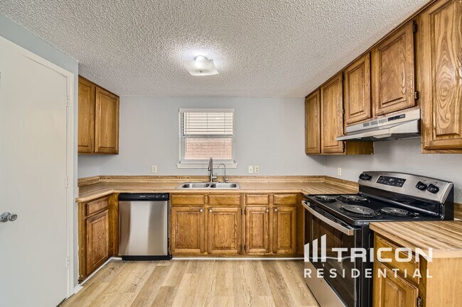 Foto del edificio - 909 Canary Ln