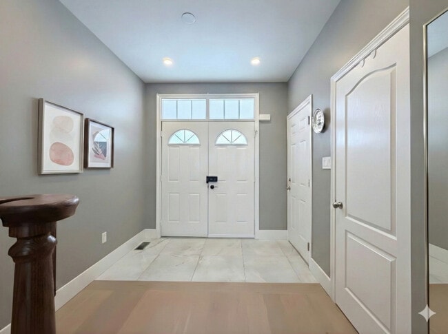 Photo du bâtiment - 99 Panabaker Dr