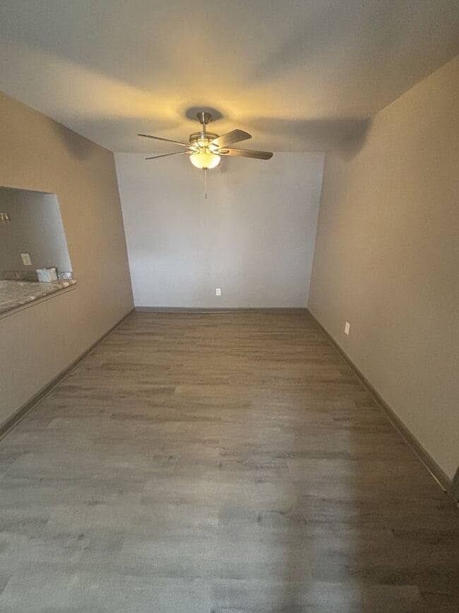 Building Photo - 2 Bed 2 Bath zoned for Homewood City schools