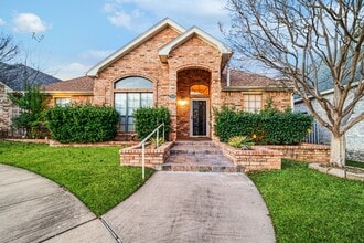 Building Photo - 4115 Primrose Ln