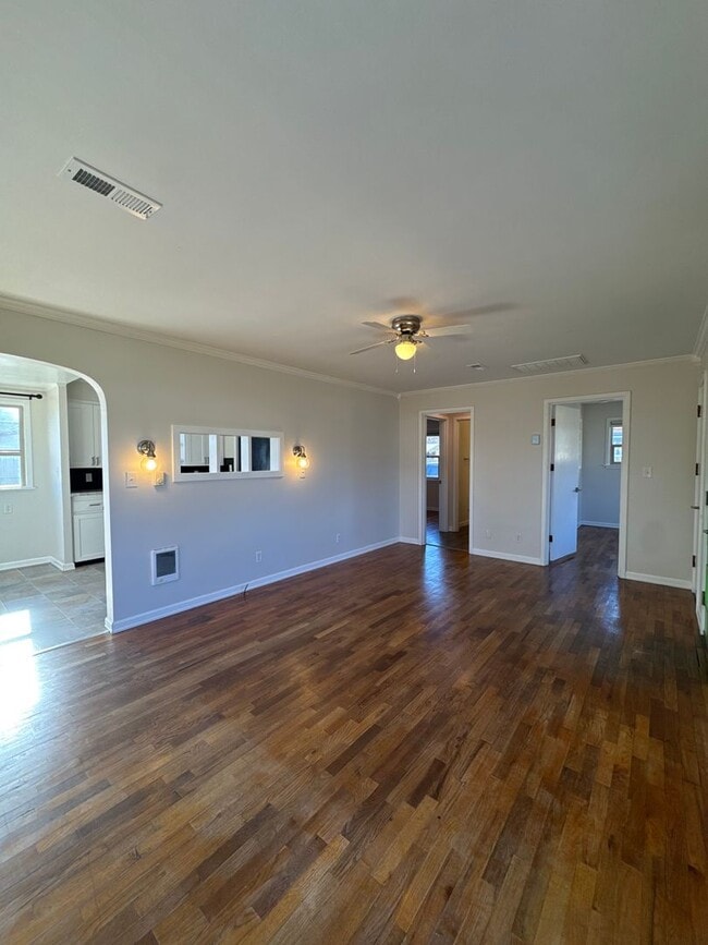 Building Photo - Beautifully Maintained Home in the Heart of Ellensburg