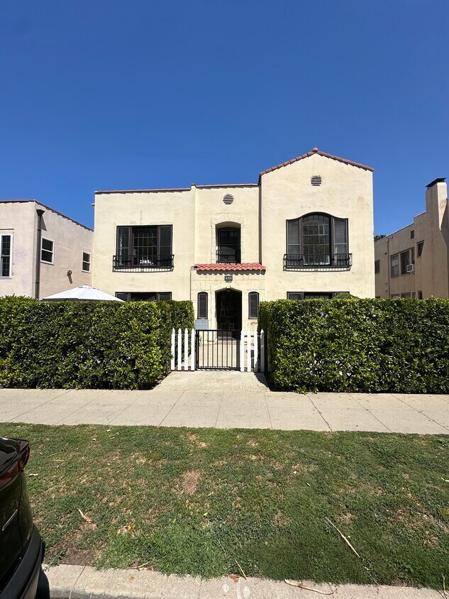 Foto principal - 4301 Avocado St