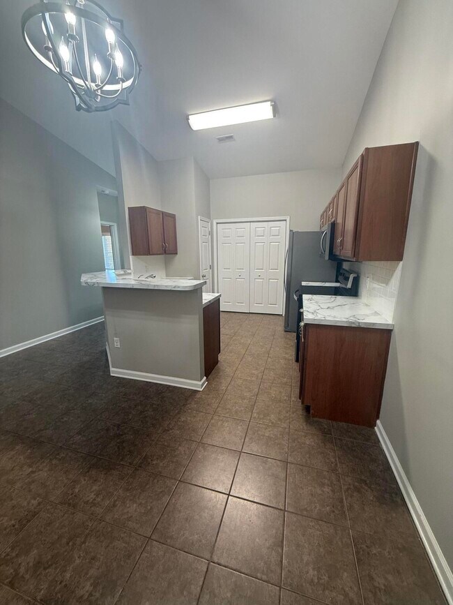 Foto del edificio - 858 Melanie Ln