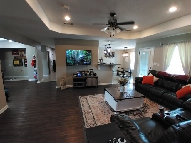 Foto del edificio - 383 Butler Rd