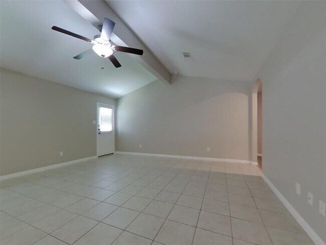 Building Photo - 212 Comanche Plains Rd