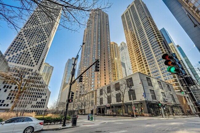 Building Photo - 401 E Ontario St