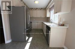 Building Photo - 160 White Pine Crescent
