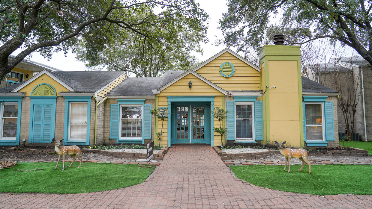 Primary Photo - Pecan Square Village