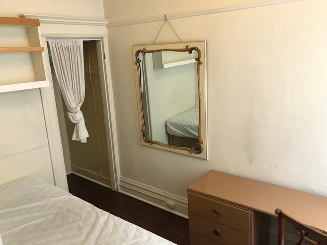 Building Photo - 1944 Fell St