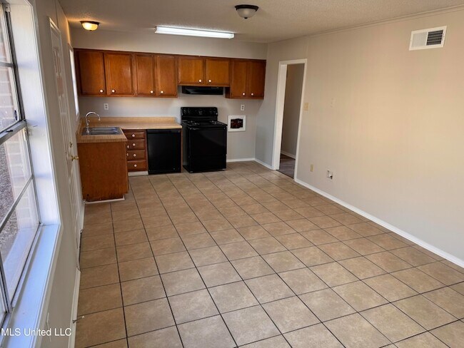 Foto del edificio - 2220 Ashland Dr