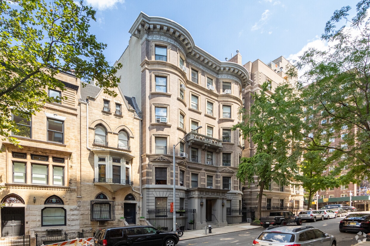 Primary Photo - 303 W 80th St