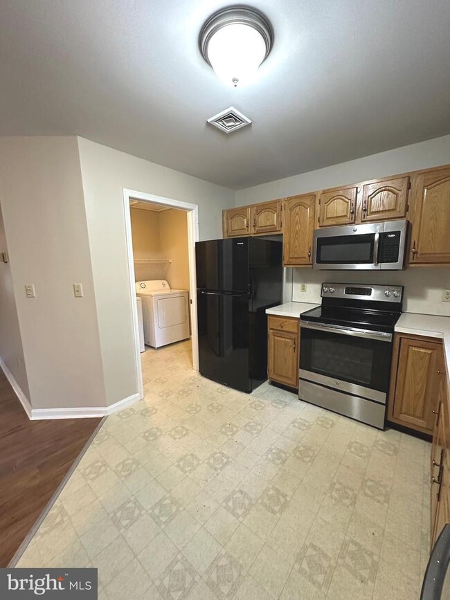 Building Photo - 2838 Buxton Ct