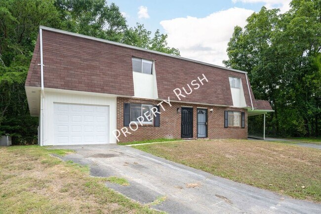 Foto del edificio - 2323 Green Forest Dr