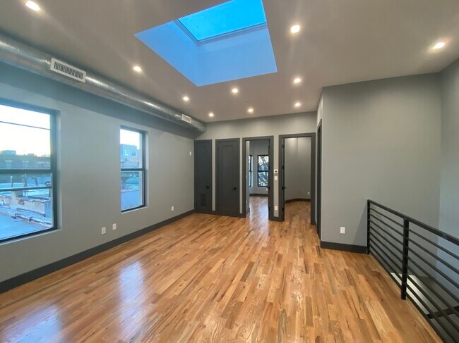 Building Photo - 2 Pilling St