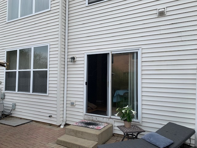 empacar patio - 9080 Buckingham Park Dr