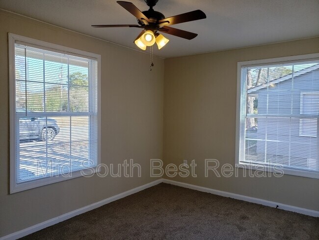 Foto del edificio - 29 Hiland Pl