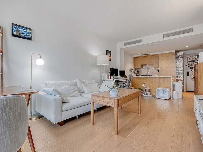 Foto del edificio - 131-05 40th Rd
