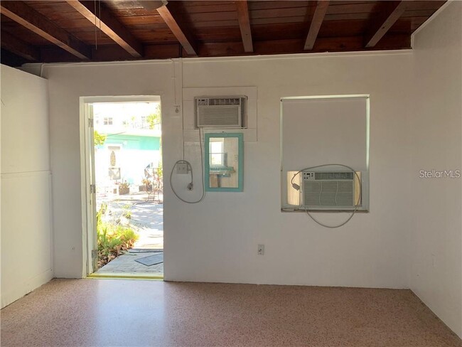 Building Photo - 40 Beachcomber Ln