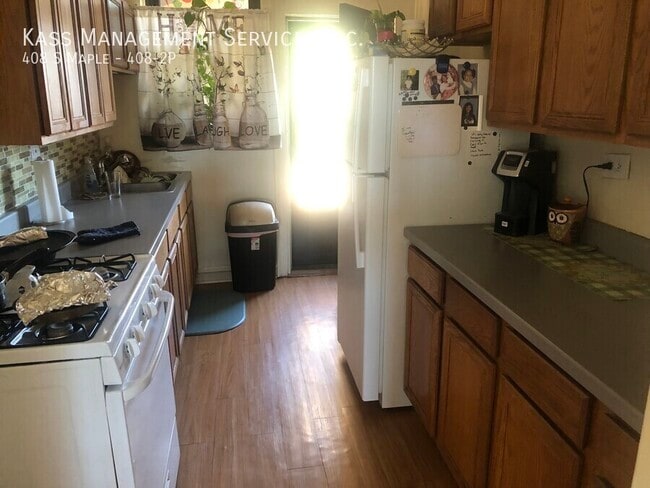 Building Photo - 408 S Maple Ave