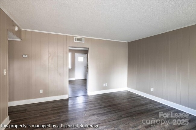 Building Photo - 132 Brentwood Dr