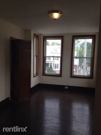 Foto del edificio - 650 Columbia Rd